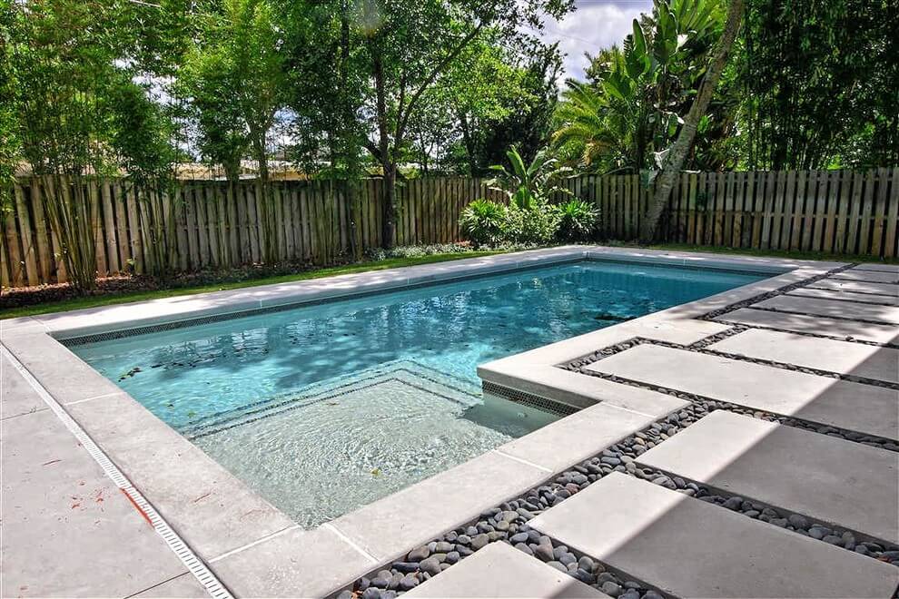 4 Types of Swimming Pools - Poured Concrete Pools